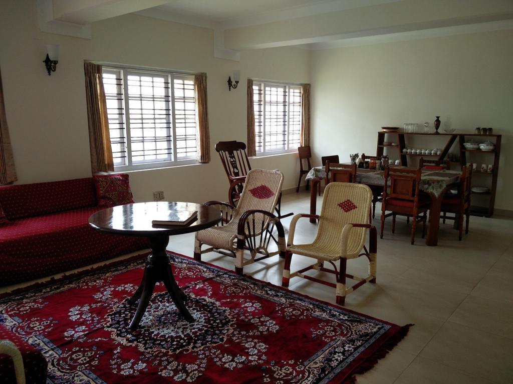 Colonels inn Ooty Esterno foto