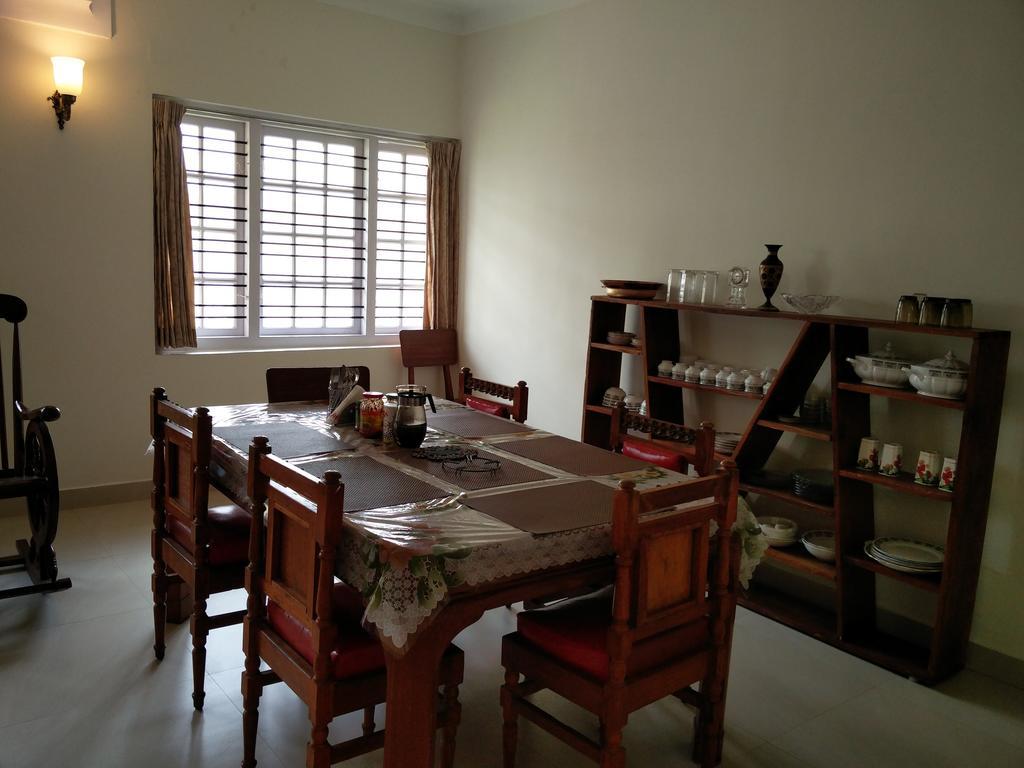 Colonels inn Ooty Esterno foto